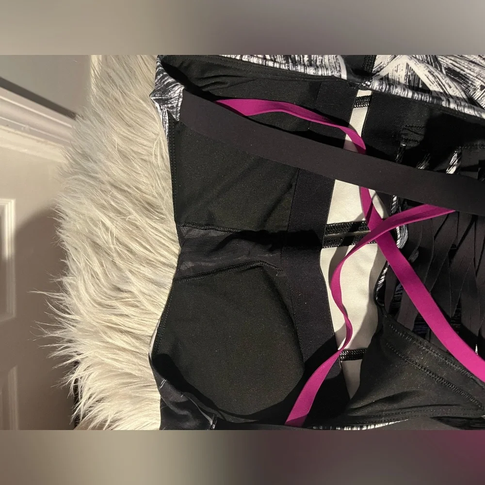 Lululemon & Avia Bundle of sports Bras /Tops - Picture 3 of 9